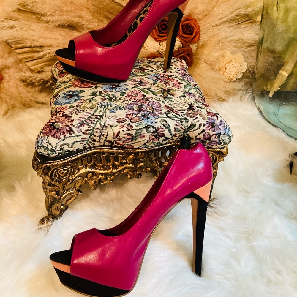 Size 7/37 Jessica Simpson hot pink heels